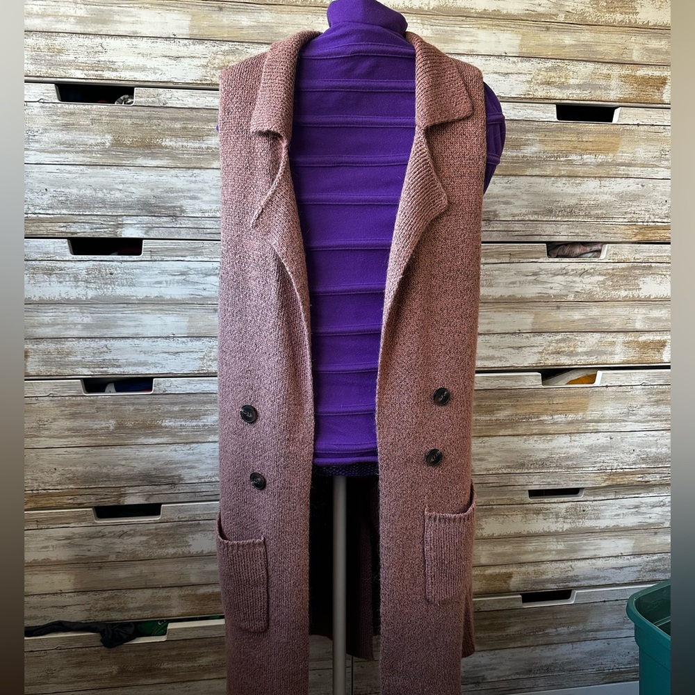🩷 ACTIVE USA Size Medium Long Sleeveless Cardigan Vest Dusty Rose Pockets